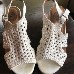 Very cute, size 6M. Worn once for daughters graduation. See picks for flaws.